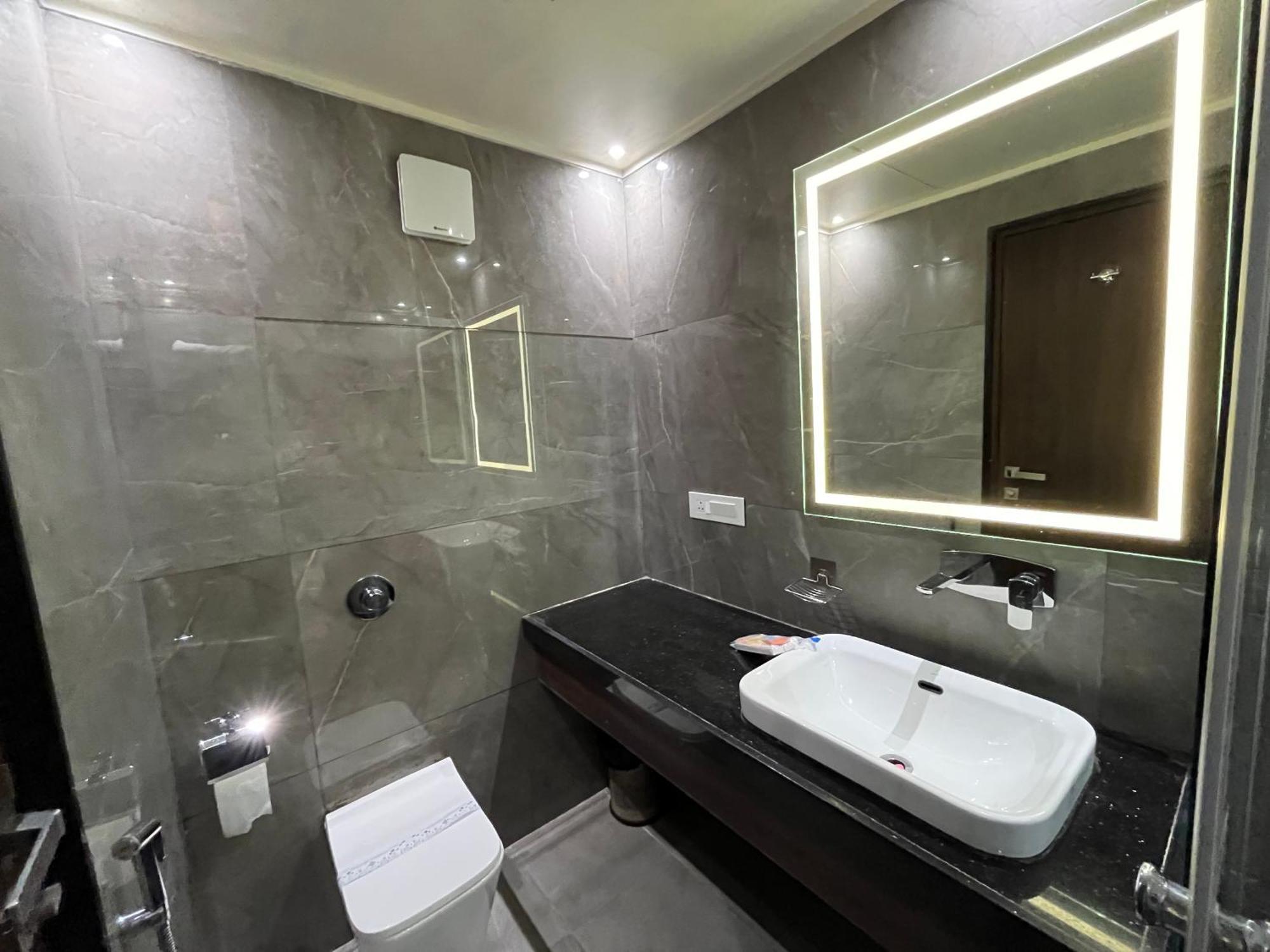 Hotel Royal Livin Varanasi Exterior foto